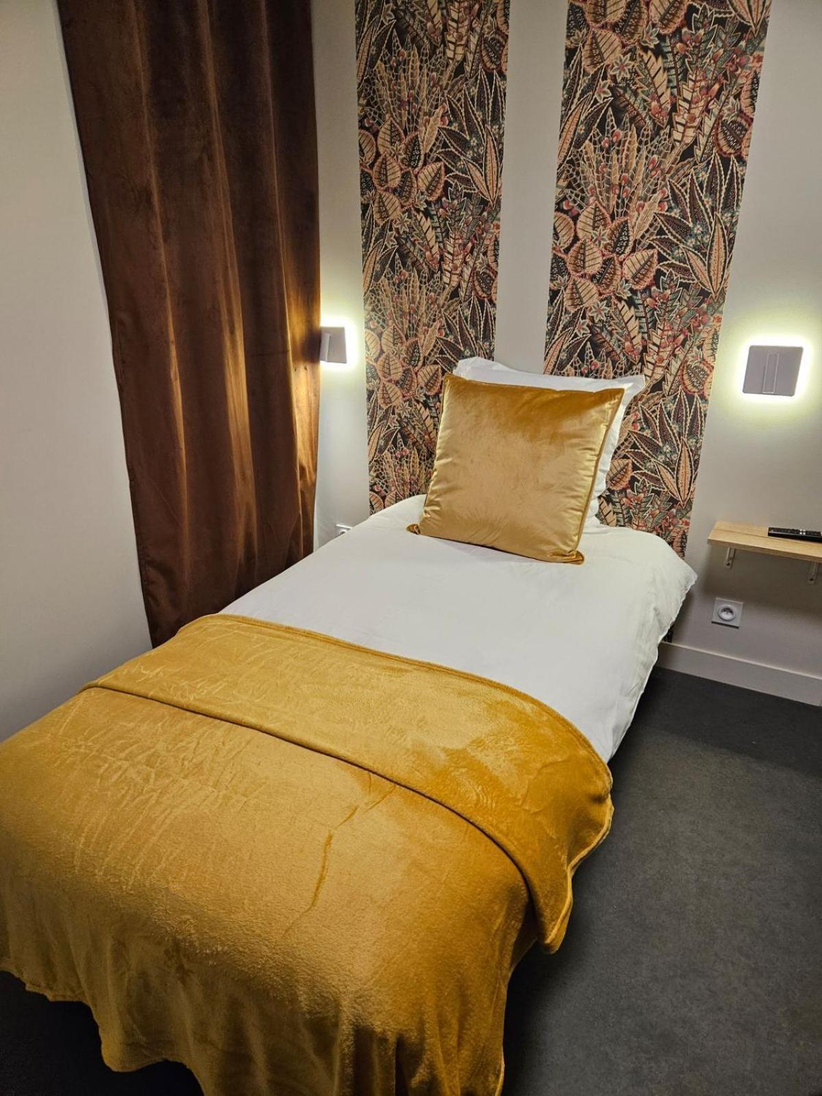 Auberge Du Prieure Saint-Angel  ภายนอก รูปภาพ