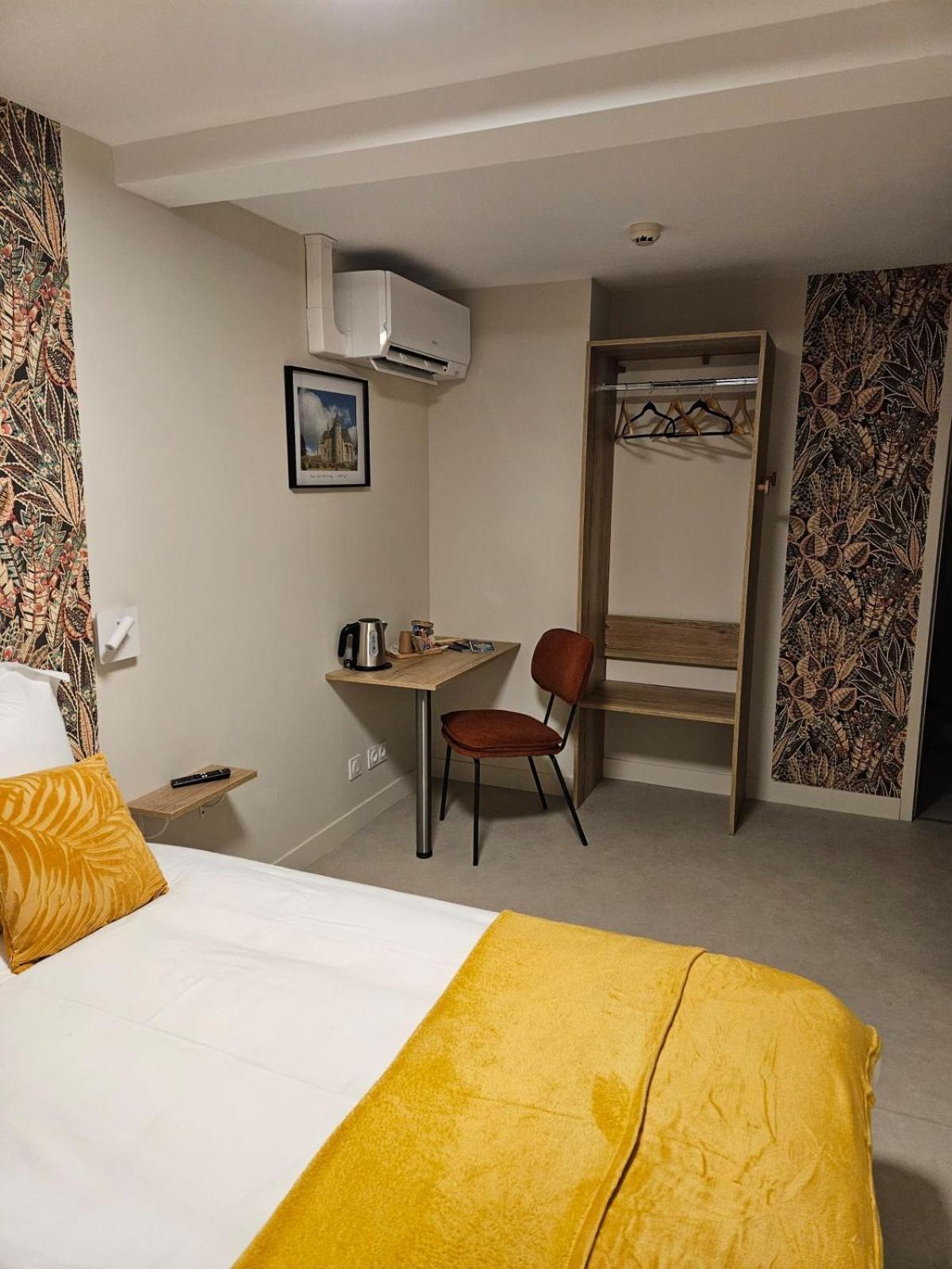 Auberge Du Prieure Saint-Angel  ภายนอก รูปภาพ